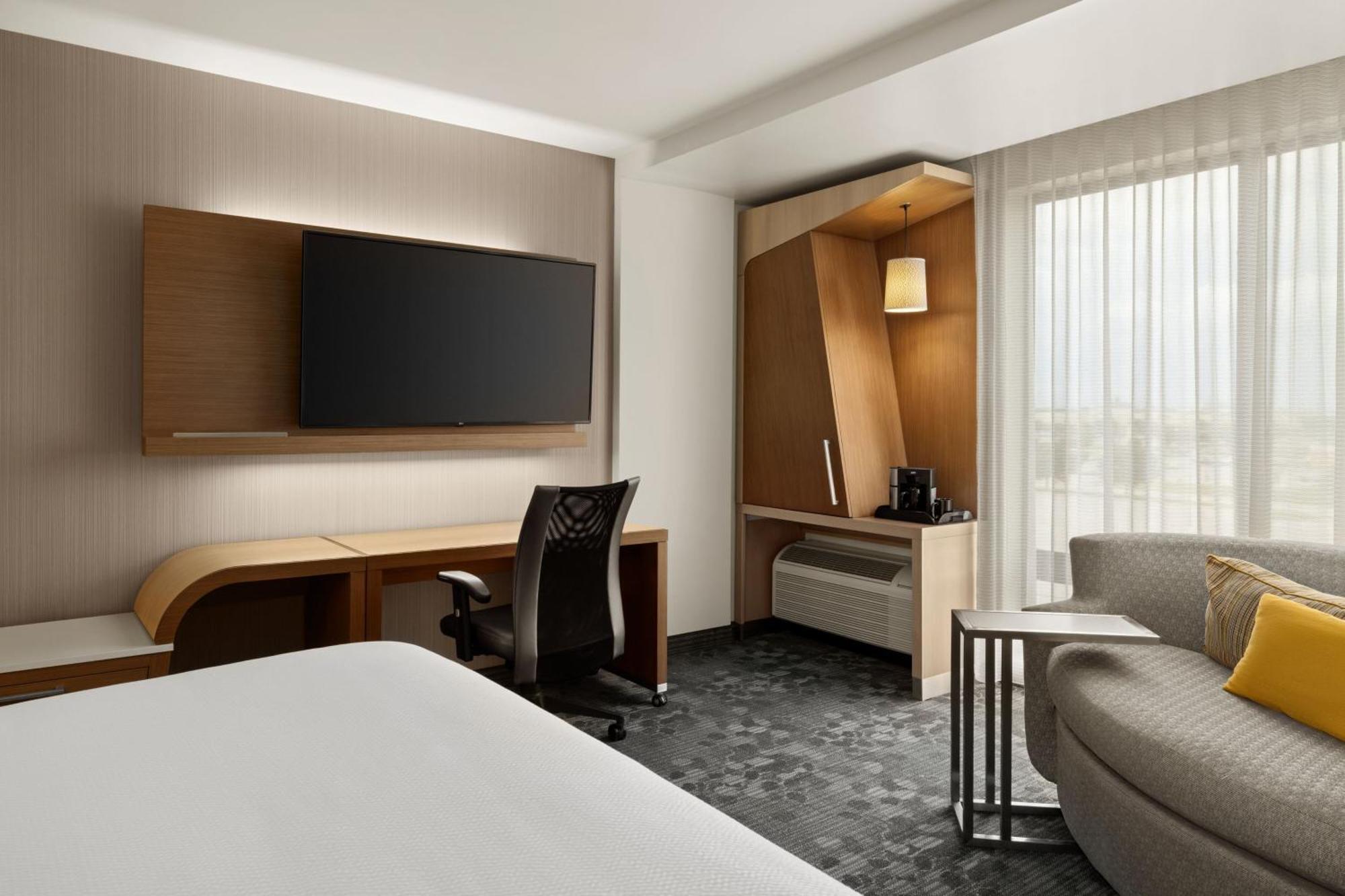 Готель Courtyard By Marriott Omaha East/Council Bluffs, Ia Екстер'єр фото